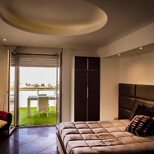 Airport Deluxe לינה וארוחת בוקר בארי